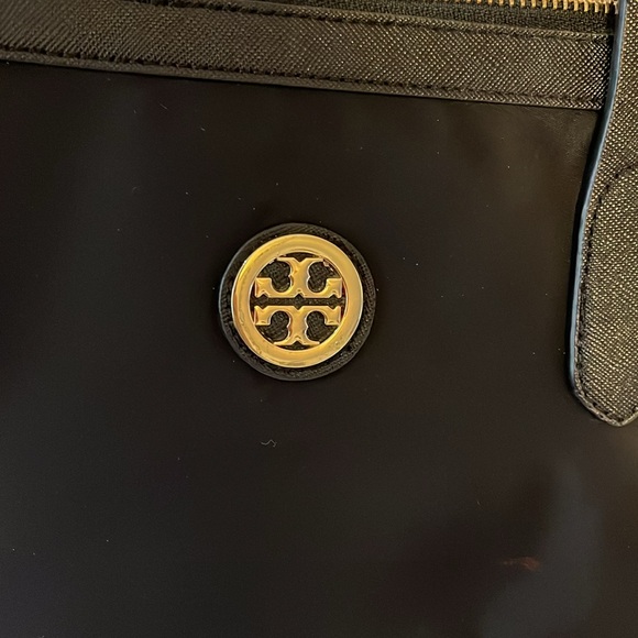 TORY BURCH NYLON TOTE BAG WITH LEATHER TRIM - Picture 2 of 14
